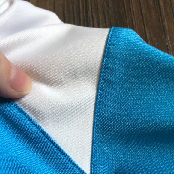 Under Armour Long Sleeve Pull Over Shirt - Picture 5 of 7